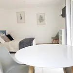 Au Calme, Proche Commerces Et Plages Apartment *