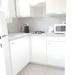 Au Calme, Proche Commerces Et Plages Apartment *