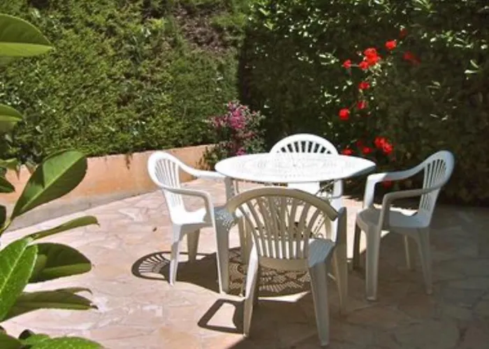 Apartment Au Calme, Proche Commerces Et Plages